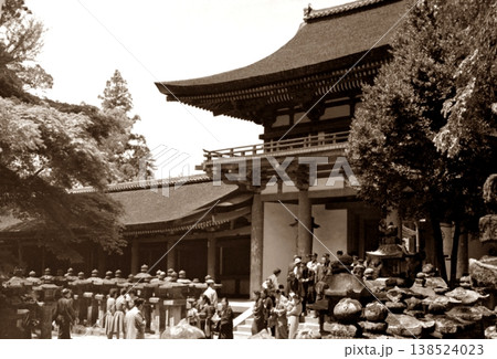 古写真 1962年 奈良 春日大社の南門 古写真 1962年 奈良 春日大社の南門 138524023