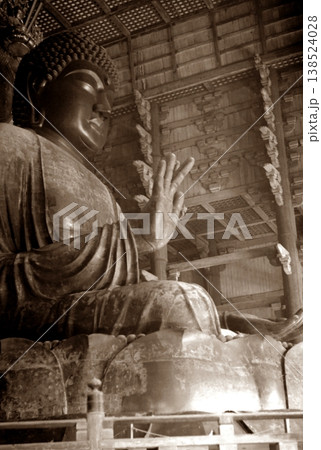 古写真　1962年　奈良　東大寺の大仏 138524028