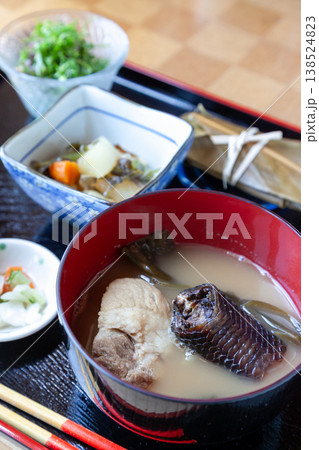 沖縄の伝統料理・イラブー汁 沖縄の伝統料理・イラブー汁 138524823
