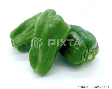 ピーマン 素材 白背景 138526381