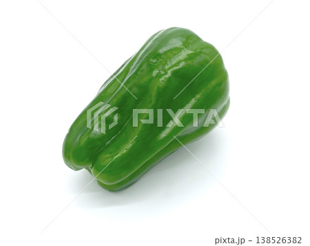 ピーマン 素材 白背景 138526382