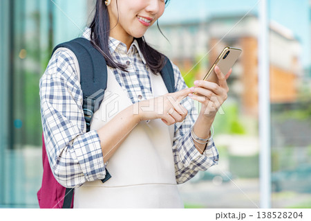 大学生の女の子 大学生の女の子 138528204