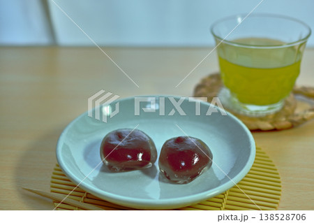 夏はよく冷えたくず餅 夏はよく冷えたくず餅 138528706