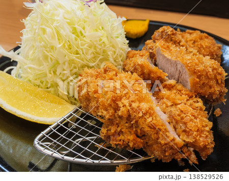 ヒレとんかつ 定食 日本の人気料理 ヒレとんかつ 定食 日本の人気料理 138529526