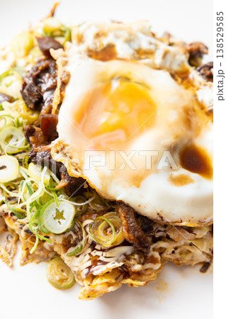 美味しい九条ネギ牛すじ葱焼きのお好み焼き 美味しい九条ネギ牛すじ葱焼きのお好み焼き 138529585