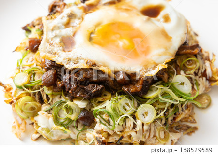 美味しい九条ネギ牛すじ葱焼きのお好み焼き 138529589