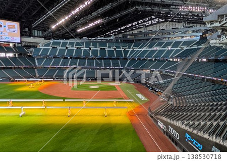 エスコンフィールドHOKKAIDO内部のフィールドと観客席 138530718