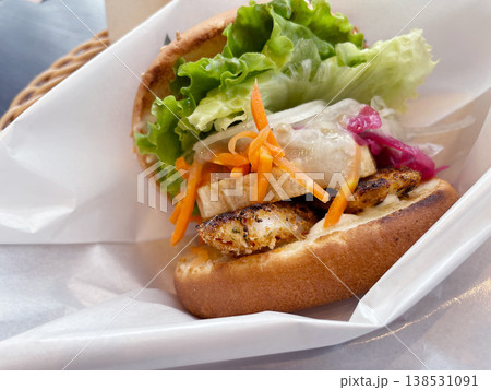 野菜たっぷりサラダバーガー 野菜たっぷりサラダバーガー 138531091