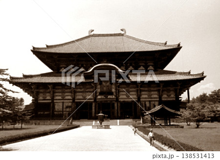 古写真　1956年　奈良　東大寺大仏殿 138531413