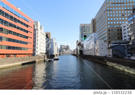 湊橋(東京都中央区)から見る日本橋川と豊海橋 湊橋(東京都中央区)から見る日本橋川と豊海橋 138532238