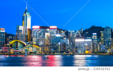 香港　ビクトリアハーバー　夜景 138532352