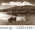古写真　1953-1954年　山梨県　河口湖越しに望む富士山 138532991