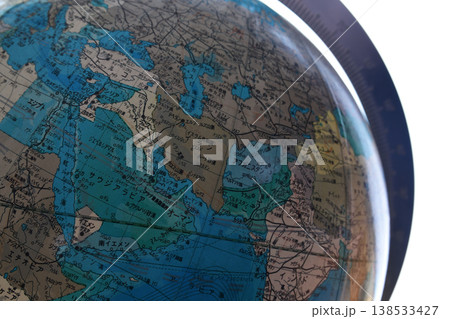 中東諸国に焦点を当てた昔の地球儀③ 138533427
