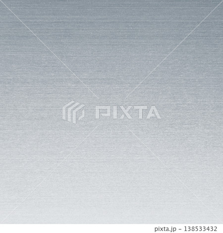 明るいシルバーに輝くヘアライン仕上げのテクスチャ素材の正方形の背景画像2a 138533432