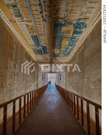 王家の谷KV9、出口の光へと続く通路 138537654