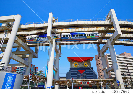 フクロウ交番 千葉駅前交番とモノレール フクロウ交番 千葉駅前交番とモノレール 138537667