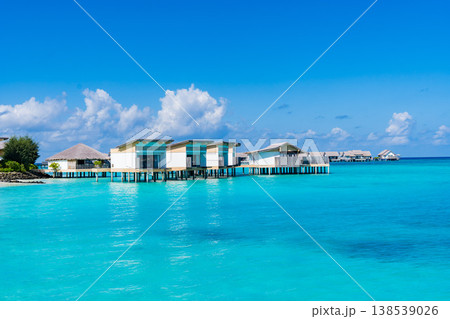 モルディブの水上コテージ、水上ヴィラ 138539026