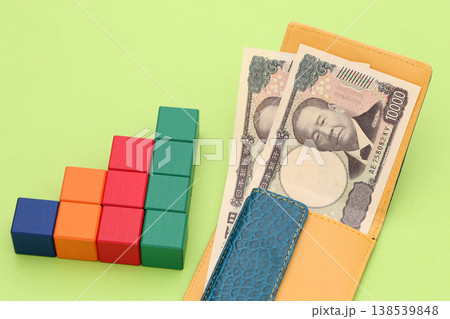 財布と階段の積み木 138539848