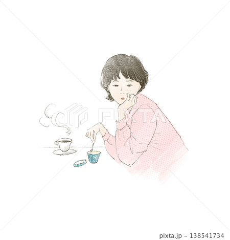 アイスクリームを食べながらぼんやりする女性 アイスクリームを食べながらぼんやりする女性 138541734