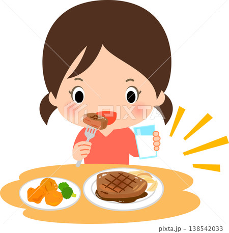 たくさんの肉や牛乳を摂るティーンエージャーの女の子 138542033