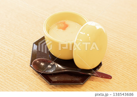 和食の温かい茶碗蒸し 138543686