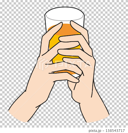 ジュースが入ったコップを持つ両手のイラスト 138543717