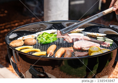 BBQ バーベキュー　グリル 138543847