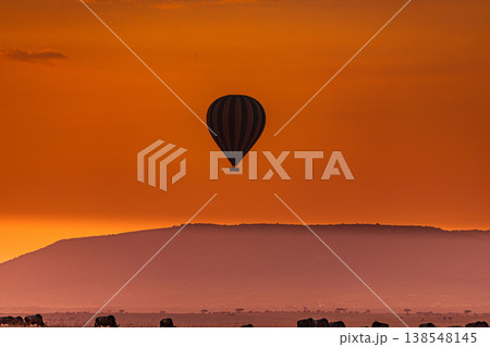 Maasai Mara National Game Reserve Park Great Rift Valley Narok County Kenya East Africa Savannah Grassland Wild Wildlife Animals Bush Adventure Travels Safaris Sunset Sunrise Sundwoner Birds Discovery 138548145