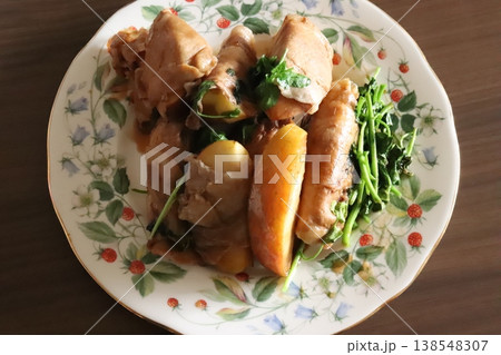 りんごの豚肉巻き りんごの豚肉巻き 138548307