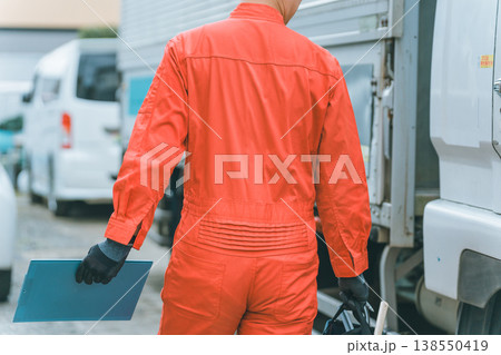 トラック整備士 138550419