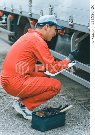 トラック整備士 138550426