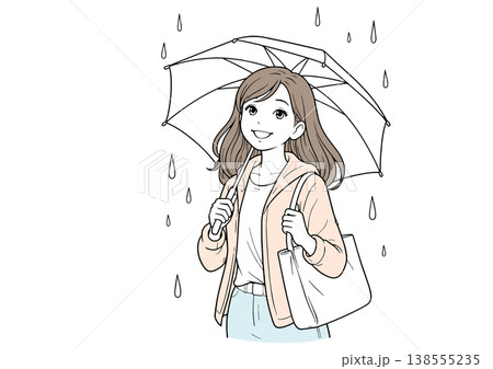 傘を持つ笑顔の女性 138555235
