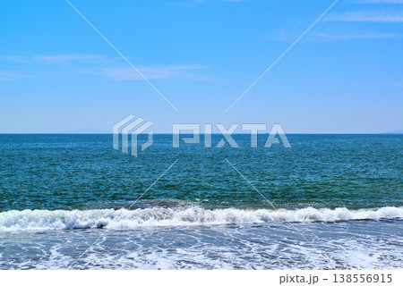 神奈川県 早春の袖が浦海岸 138556915