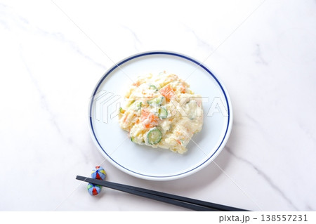ポテトサラダ - 美味しくて栄養たっぷり、定番のお惣菜といえば、ポテトサラダ 138557231