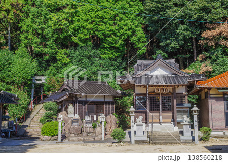 山口県下関市の四王寺山山麓にある長府石鎚神社 山口県下関市の四王寺山山麓にある長府石鎚神社 138560218