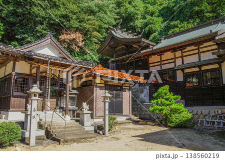 山口県下関市の四王寺山山麓にある長府石鎚神社 山口県下関市の四王寺山山麓にある長府石鎚神社 138560219