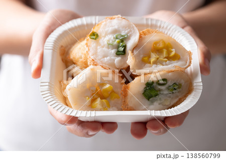 Thai coconut pancakes (Kanom Krok) with corn and spring onion toppings 138560799