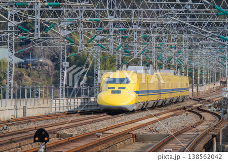 新幹線のお医者さん ドクターイエロー 新幹線のお医者さん ドクターイエロー 138562042