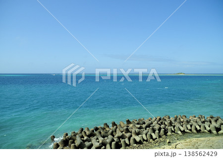 旅先で見た海景色 138562429