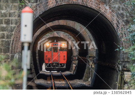 ローカル線の魅力 芸備線 三連トンネル 138562845