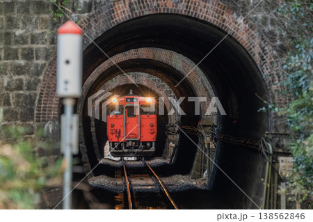 ローカル線の魅力 芸備線 三連トンネル ローカル線の魅力 芸備線 三連トンネル 138562846
