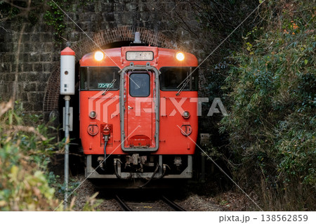 ローカル線の魅力 芸備線 三連トンネル 138562859