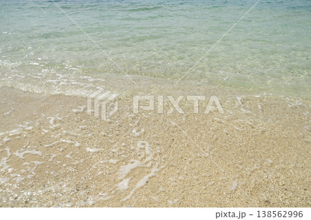 旅先で見た海 138562996