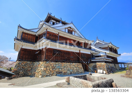 【京都府】快晴の福知山城と豊磐の井 138563304