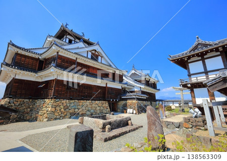 【京都府】快晴の福知山城と豊磐の井 【京都府】快晴の福知山城と豊磐の井 138563309