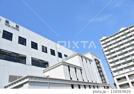 灘駅(なだえき)東海道本線の南口 灘駅(なだえき)東海道本線の南口 138563620