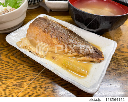 和食の煮魚。サバの味噌煮。 138564151
