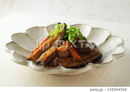 茄子と豚ばら肉の味噌炒め 茄子と豚ばら肉の味噌炒め 138564569