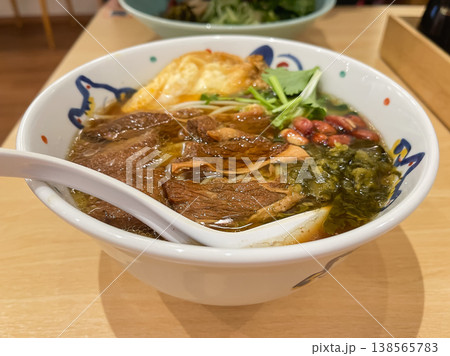 牛肉ラーメン。牛肉出汁スープに牛肉を入れた米粉ラーメン。 138565783