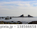 真鶴岬の景勝地・三ツ石としめ縄の広大な海岸風景(神奈川県) 真鶴岬の景勝地・三ツ石としめ縄の広大な海岸風景(神奈川県) 138566658